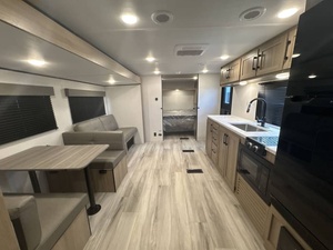 Nuevo 2025 Keystone C-o-l-e-m-a-n L-i-g-h-t 26BX - Product Image 6