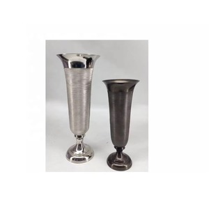 Vase en métal brossé décoratif noir moderne Vase de table en métal moderne Vase décoratif élégant pour la maison, le bureau et le salon - Product Image 3