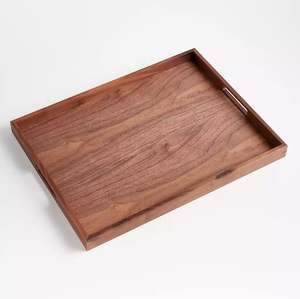 Bandeja de madera con diseño de asa metálica para decoración festiva tradicional, para servir té, café y desayuno. - Product Image 1