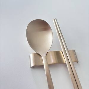 เครื่องใช้บนโต๊ะอาหารแบบโบราณตะเกียบที่วางช้อนสำหรับห้องครัวบ้านโรงแรมร้านอาหารและงานแต่งงานของตกแต่งโต๊ะ - Product Image 1