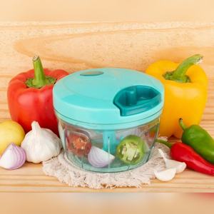 Picador Manual Práctico de 550 ml de Capacidad, 3 Cuchillas de Acero Inoxidable, Cortador de Verduras Manual con Forma Redonda, Caja Impresa - Product Image 5