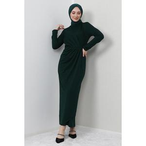 Dettaglio con volant Hijab abito smeraldo