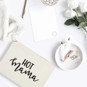 กระเป๋าเครื่องสำอางผ้าลินินทันสมัย Hot Mama แบบพกพา เป็นมิตรกับสิ่งแวดล้อม พร้อมโลโก้และลวดลายตัวอักษรตามสั่ง - Product Image 3