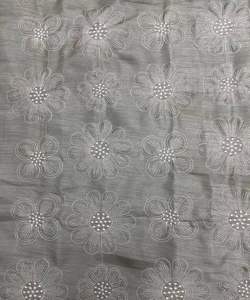 Atractivo Sari con Bordado Floral para un Toque Femenino, Sari con Diseño Geométrico y Pedrería para un Look Contemporáneo - Product Image 5