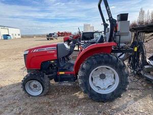 2019 Tractor Massey Ferguson 1735M - Product Image 5