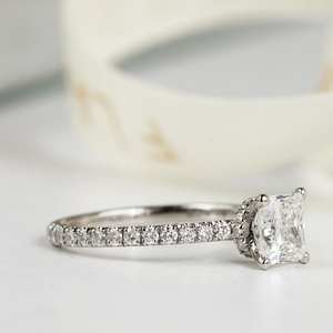 Anillo de compromiso de moissanita de corte princesa de 8mm | Anillo de oro y plata con banda pavimentada | Aniversario de Boda nupcial Joyería fina clásica OEM - Product Image 4