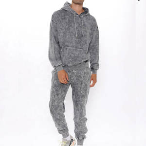 Survêtement à capuche flexible pour hommes et femmes en couleurs assorties Matériau léger et respirant Style confortable pour l'hiver - Product Image 1