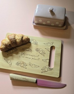 Tabla de Cortar de Madera Moderna Cheristonio, Tabla Artesanal Elegante, Perfecta para Exhibición en Mesa y Uso en la Cocina, de la India - Product Image 5