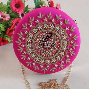 กระเป๋าคลัทช์สำหรับเจ้าสาวตอนเย็นทำด้วยมือหลากสีพิมพ์ลายดอกไม้ผ้าซาตินสำหรับผู้หญิงกระเป๋าเงินสายโซ่โลหะประดับลูกปัด - Product Image 1