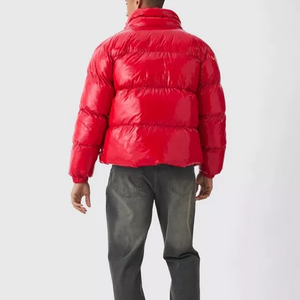 Vente en gros Veste matelassée rouge brillant en toile pour homme Vêtements d'extérieur coupe-vent très brillants avec impression de logo sur le devant en hiver - Product Image 6