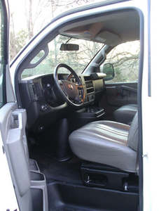 G-M-C Savana Cargo 2500 Extended RWD 2022 Usada de Élite - Product Image 5