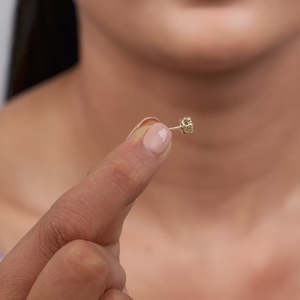 Boucles d'oreilles en diamant de laboratoire en or Radiant Bijoux de luxe pour femme - Product Image 1