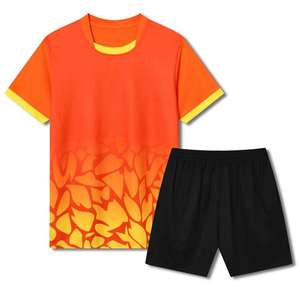 ชุดเสื้อผ้าฟุตบอลระบายได้ดีเทรนด์ยอดนิยมชุดกีฬาแบบทีมกีฬาระบายอากาศได้ดี100% โพลีเอสเตอร์ออกแบบได้ตามต้องการแห้งเร็ว - Product Image 4