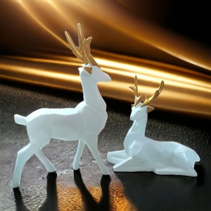 รูปปั้นกวางเรนเดียร์สีขาวหรูหราทันสมัยเน้นที่บ้านเหมาะสำหรับการตกแต่งในวันคริสต์มาสของตกแต่งสำนักงานหรือของขวัญกลางงานแต่งงานในฤดูหนาว - Product Image 3