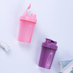 Bouteille shaker fitness en plastique sans BPA de 400 ml avec logo personnalisé en gros, avec boule fouet intégrée - Product Image 4