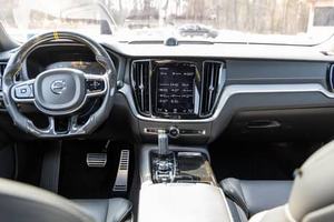 VULVO V VI 0 Wagon 2021, Automático, Turbo, Cuero, R18, Aleación de Aluminio Oscuro, Techo Solar Panorámico Eléctrico, Luces LED - Product Image 3