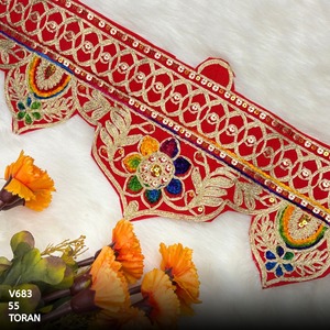 Bordes de encaje bordados inspirados en la herencia hechos a medida para uso étnico y festivales en diseños florales y geométricos - Product Image 6