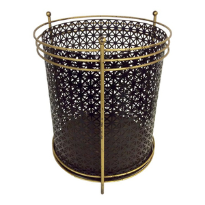 Poubelle d'intérieur vintage Poubelle élégante en métal enduit de poudre rouge, parfaite pour la salle de bain, le mariage et la maison. - Product Image 3