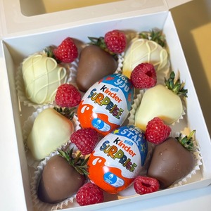 ช็อกโกแลตไข่ Kinder Surprise ช็อกโกแลตนมพร้อมของเล่นข้างใน ของขวัญแสนสนุกสำหรับเด็ก ขนมหวาน ขายส่ง OEM ส่งออกจำนวนมาก - Product Image 1