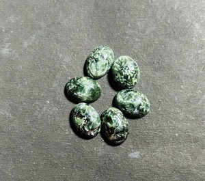 พลอยสังเคราะห์สีเขียวธรรมชาติขนาด5มม.-15มม. ได้รับการรับรองจากบุคคลภายนอกสำหรับเครื่องประดับ - Product Image 3