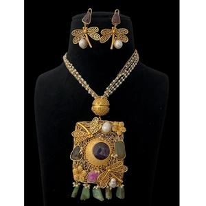 Conjunto de Collar y Aretes de Latón Chapado en Oro con Moissanita, Diseño de Libélula, para Mujer, Ideal para Fiestas, Compromisos y Bodas - Product Image 1