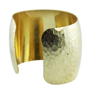 2026 Europe women jewelry Hot Sell <b>Hammered</b> Bracelet Design Cuffs and Geometrically Design bird brass <b>bangle</b> cuff - Product Image 4