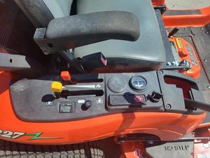 Kubota รถแทรคเตอร์สำหรับ45HP L4400ขนาดเล็กสำหรับสวนเครื่องตัดหญ้าใช้แก๊สอัจฉริยะเครื่องตัดหญ้าแบบหมุนเกรดอุตสาหกรรม - Product Image 3