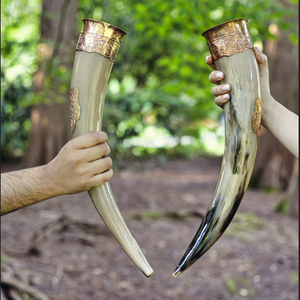 Corne à boire Viking de la meilleure qualité, style animal poli, écologique, sans danger pour les aliments, corne de boeuf véritable avec design en cuivre - Product Image 1