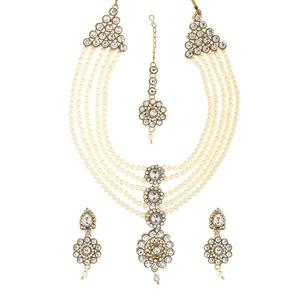 Vivant 1105113 Ensemble de bijoux fins Collier en pierre autrichienne et breloques élégantes Maang Tikka pour femme - Product Image 1