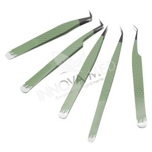 Pinzas de pestañas profesionales Innovamed Pinzas de pestañas de agarre suave para belleza Pinzas de extensión de pestañas de color rosa renovables - Product Image 4