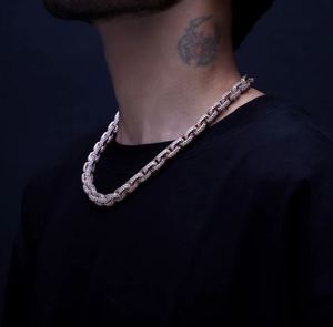 Cadena de Eslabones Rolo con Dijes de Moissanita VVS Corte Princesa, Dijes de Hip Hop, Plata 925 - Product Image 3