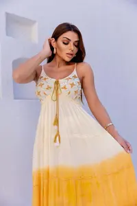 Vestido largo con volantes para trabajo manual y bordado de diseñador indio bohemio para ropa de verano para mujer cuello redondo con vestido de borla - Product Image 3