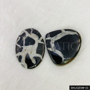 Lab Created Black Septarian Loose Gemstone Bijoux noirs lisses polis à la main avec des formes mixtes pour la fabrication de bijoux uniques - Product Image 4