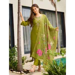 NOUVEAU ENSEMBLE SALWAR KAMEEZ MODERNE pour la FÊTE avec TISSU À SÉCHAGE RAPIDE - Product Image 1