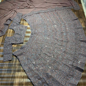 Hermosa Lehenga de boda más tendencia con doble cubierta interior - Product Image 1