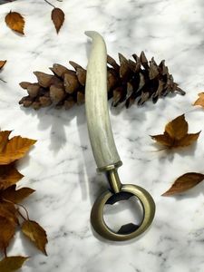 Abrebotellas de cuerno natural hecho a mano de calidad única diseño moderno personalizable para bares, fiestas y restaurantes - Product Image 2