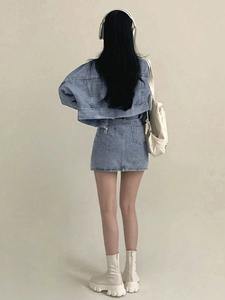 Conjunto de Dos Piezas para Mujer: Chaqueta Vaquera Impermeable, Cortavientos y Transpirable + Falda de Cintura Alta - Product Image 4