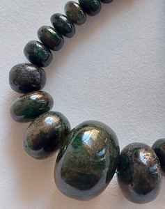 Collier de perles rondes lisses en émeraude naturelle de haute qualité, fait à la main, avec un gland vert, bijoux en pierres précieuses, collier pour femmes, cadeau en gros - Product Image 5