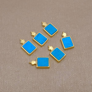 Colgante cuadrado turquesa chapado en oro antideslustre hecho a mano encanto de piedras preciosas naturales para collares y diseño de joyería personalizado - Product Image 5