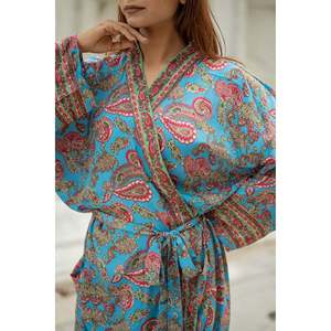 Kimono Suave y Sedoso Estilo Boho Chic para Mujer, Bata Larga y Ligera, Ropa de Estar por Casa Transpirable y Fluida, Perfecta como Pareo de Playa - Product Image 1