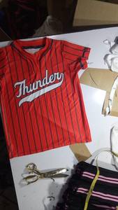 เสื้อเบสบอล OEM โลโก้ระบายอากาศได้ดี ผ้าตาข่ายหลวม ใส่ได้ทั้งชายและหญิง สกรีนลายแบบซับลิเมชั่น ผลิตตามสั่ง โพลีเอสเตอร์ 100% แห้งเร็ว ป้องกันแบคทีเรีย - Product Image 6