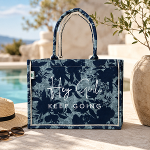 กระเป๋าผ้าแคนวาสพิมพ์ลายบาติกสำหรับผู้หญิง ขนาด 37x27.5x16 ซม. พิมพ์โลโก้ได้ตามต้องการ ใช้ซ้ำได้ เหมาะสำหรับใส่ของไปชายหาดหรือช้อปปิ้ง มีฐาน PP ขายส่ง รับผลิตแบบ OEM ODM - Product Image 3