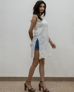 เดรสคลุมเข่าแขนกุดผ้าวิสคอสสำหรับผู้หญิงชุดเดรสมิดิปักลายลูกไม้สีขาวแฟชั่นสูง - Product Image 4