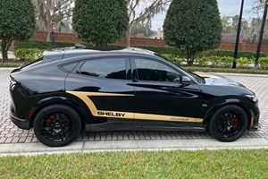 Mustang Mach-E Shelby GT-H 2023 ~7,600 Millas # 49 de los 100 construidos para Hertz, con tracción en las cuatro ruedas de doble motor y paquete de baterías de autonomía extendida - Product Image 3