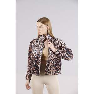 Chaquetas con Cuello Mandarín y Botones a Presión para Mujer, Disponibles al por Mayor - Product Image 2