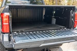 Tacoma SR5 2024, Doble Cabina, Motor Turbo de 4 Cilindros, Paquete de Mejora SR5, Mayormente sin Modificaciones - Product Image 4