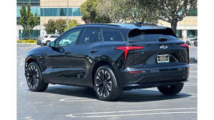 Véhicule d'occasion 2025 EV RS AWD, conduite à gauche, faible kilométrage, transmission automatique, sièges en cuir, tout en parfait état, prêt à être expédié. - Product Image 3