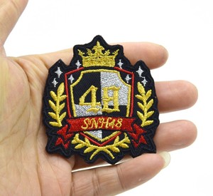 Étiquettes de vêtements personnalisées à repasser Transferts thermiques Logos Patchs Autocollants Designs Couture sur T-shirts pour l'impression de vêtements Badges de logo - Product Image 4