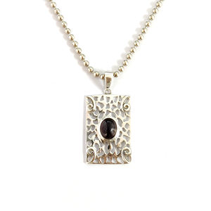 Pendentif en argent 925 avec grenat serti clos, 4,8 grammes - Product Image 1