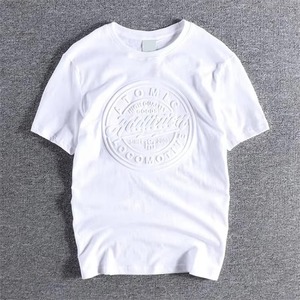 เสื้อยืดคอกลมแขนสั้นสำหรับผู้ชายเสื้อยืดผ้าฝ้ายพิมพ์ลายนูนโลโก้ - Product Image 2